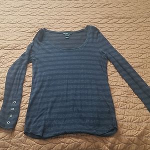 Women's Sweater w/ Button Detail on Sleeves Sz Sm
